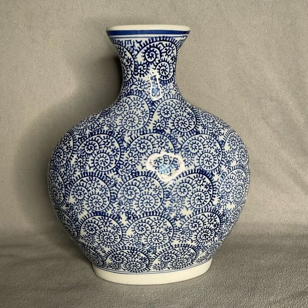 Vintage Chinoiserie Bud Flower Vase - Cobalt Blue‎ & White, Ivy Pattern 12
